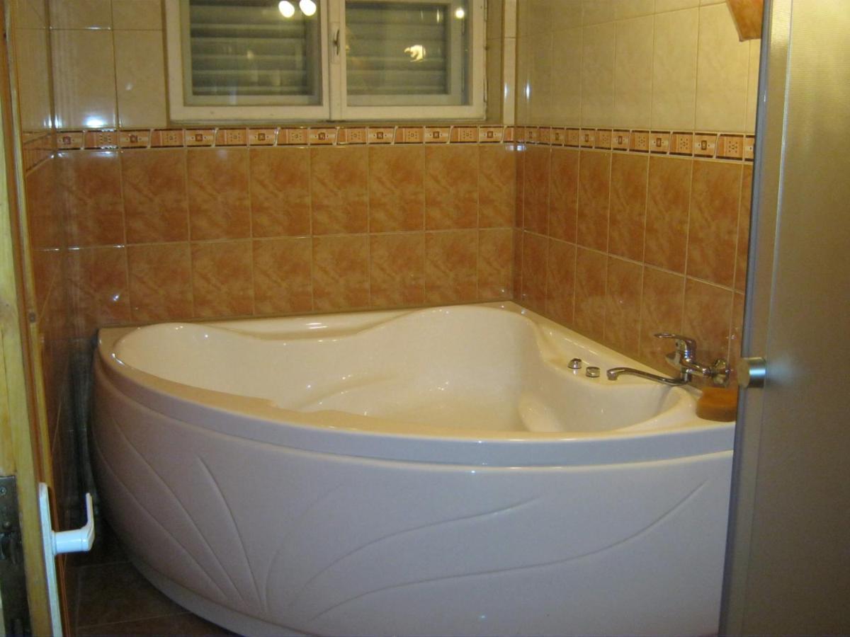 Daniel Panzio Bed and Breakfast BaileTusnad Buitenkant foto